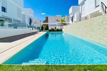 Apartment for sale in Alicante/Alacant. 