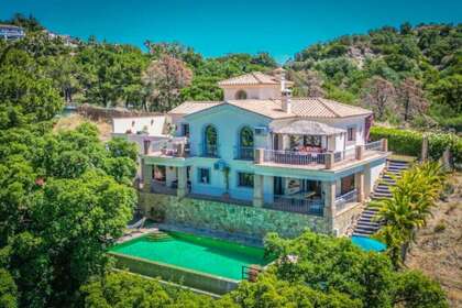 House for sale in Estepona, Málaga. 