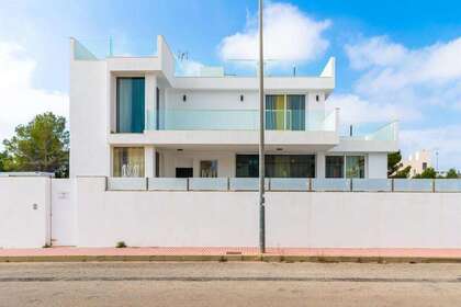 House for sale in Orihuela-Costa, Alicante. 