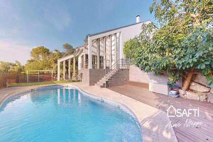 House for sale in Gironella, Barcelona. 