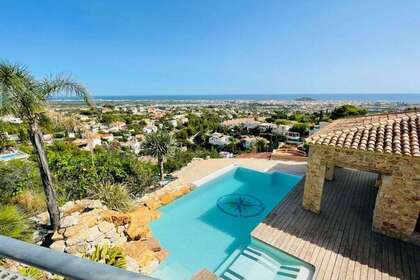 House for sale in Dénia, Alicante. 