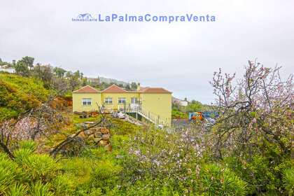 House for sale in Tijarafe, Santa Cruz de Tenerife, La Palma. 