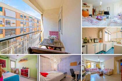 Flat for sale in Sevilla. 