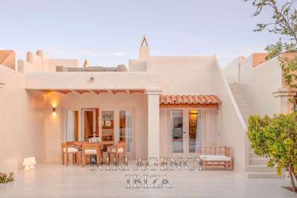 House for sale in San José / Sant Josep de Sa Talaia, Baleares (Illes Balears), Ibiza. 