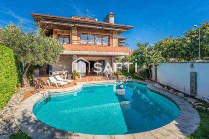 House for sale in Pineda de Mar, Barcelona. 