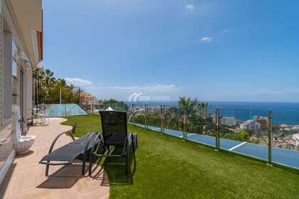 House for sale in Adeje, Santa Cruz de Tenerife, Tenerife. 