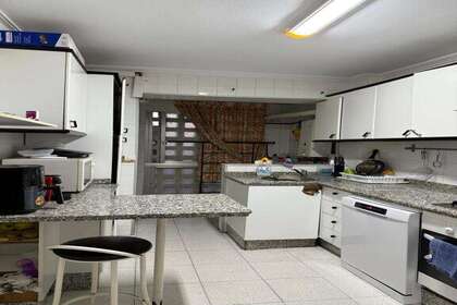 Flat for sale in Sevilla. 