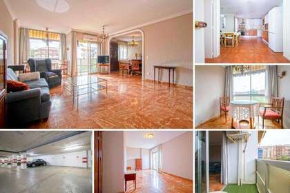 Flat for sale in Sevilla. 