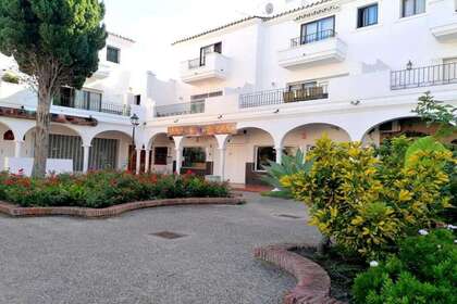 Commercial premise for sale in Estepona, Málaga. 