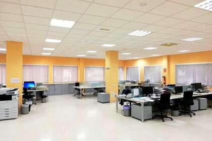 Commercial premise for sale in Estepona, Málaga. 