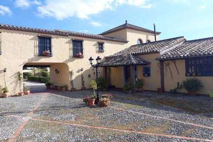 House for sale in Estepona, Málaga. 
