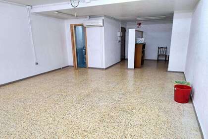 Local comercial venta en Villena, Alicante. 