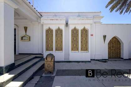 Commercial premise for sale in Estepona, Málaga. 