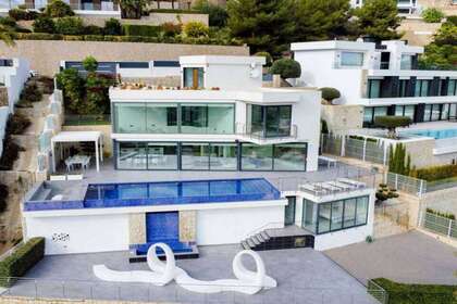 House for sale in Valencia. 