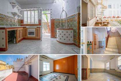 House for sale in Sevilla. 