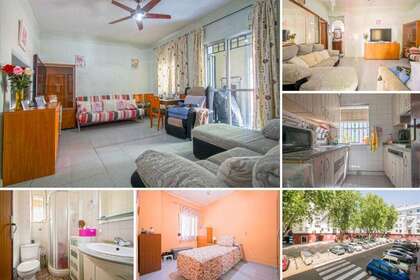 Flat for sale in Sevilla. 