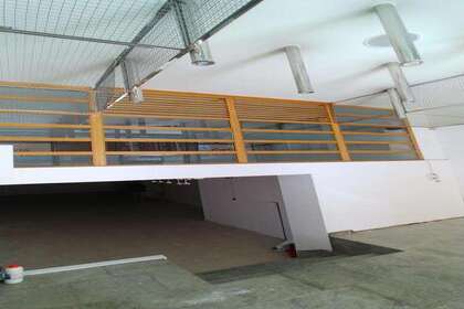 Commercial premise for sale in Santander, Cantabria. 