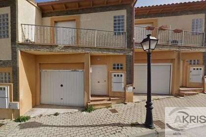 House for sale in Fresnedillas de la Oliva, Madrid. 