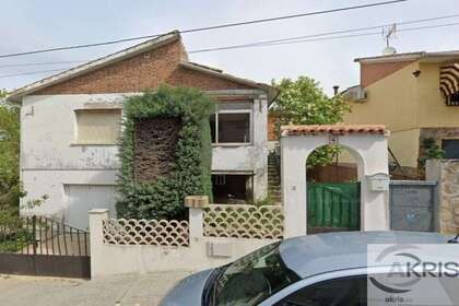 House for sale in Ribatejada, Madrid. 