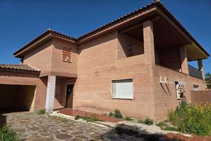 House for sale in Burguillos de Toledo. 