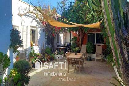 House for sale in Tarragona. 
