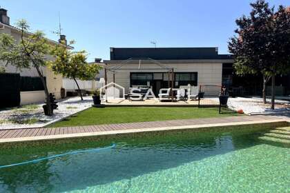 House for sale in Cubelles, Barcelona. 