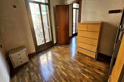 Flat for sale in Barcelona. 