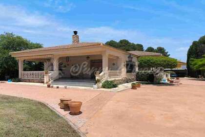 House for sale in Yecla, Murcia. 