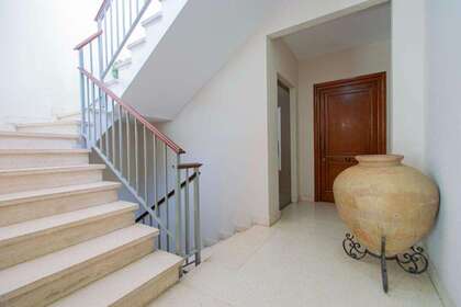 Flat for sale in Sevilla. 