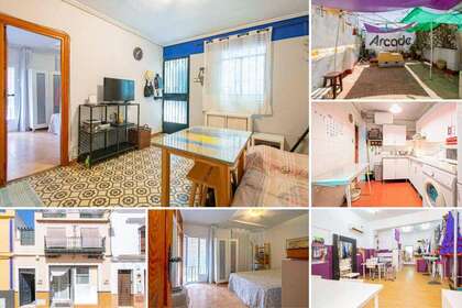 House for sale in Sevilla. 