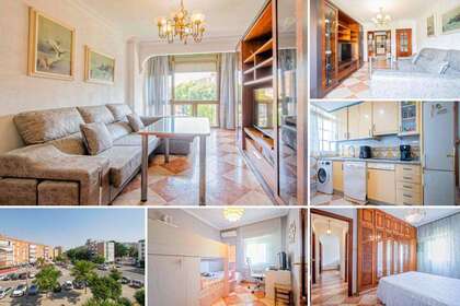 Flat for sale in Sevilla. 