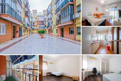 Flat for sale in Sevilla. 