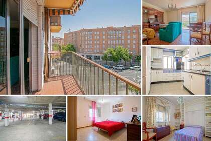 Flat for sale in Sevilla. 