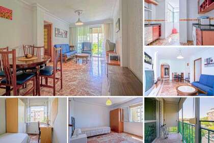 Flat for sale in Sevilla. 