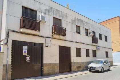 Duplex/todelt hus til salg i Sevilla. 