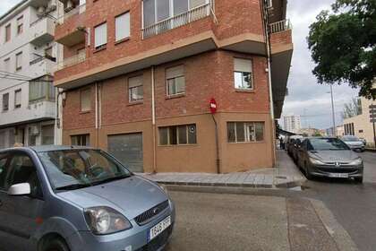 Handelspanden verkoop in Elda, Alicante. 