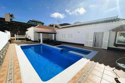 House for sale in Adeje, Santa Cruz de Tenerife, Tenerife. 