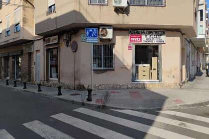 Commercial premise for sale in Tarragona. 