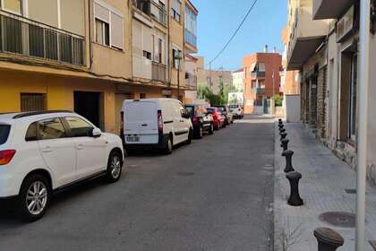 Commercial premise for sale in Tarragona. 