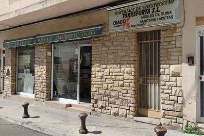 Commercial premise for sale in Tarragona. 