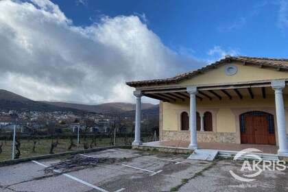 乡间别墅 出售 进入 Arroba de los Montes, Ciudad Real. 