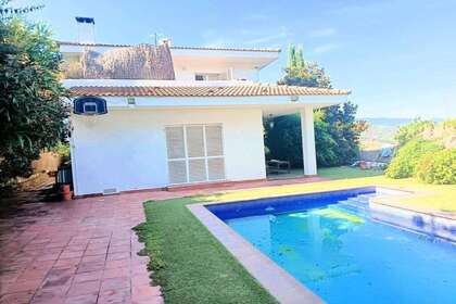 Huizen verkoop in Sant Cebrià de Vallalta, Barcelona. 