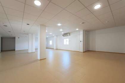 Kommercielle lokaler til salg i Ontinyent, Valencia. 