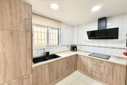 Chalet Adosado venta en Santiponce, Aljarafe, Sevilla. 