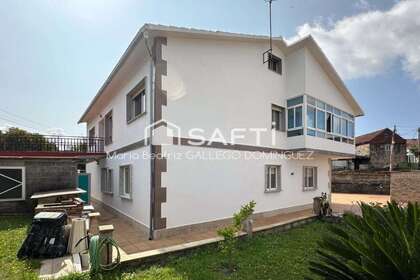 House for sale in Moaña, Pontevedra. 