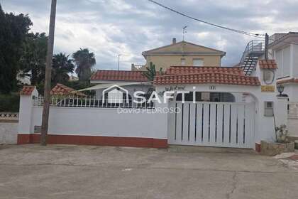House for sale in Alcanar, Tarragona. 