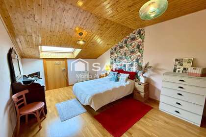 Duplex/todelt hus til salg i Villaquilambre, León. 