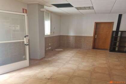 Commercial premise for sale in Orihuela, Alicante. 