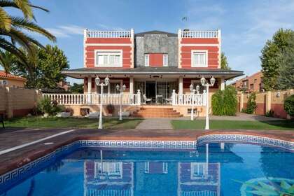 House for sale in Arroyomolinos, Madrid. 