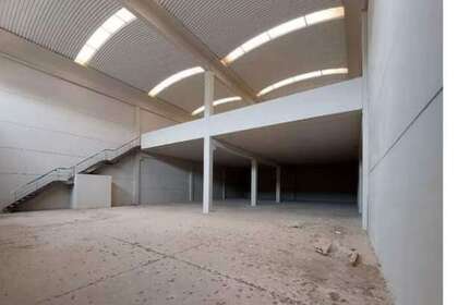 仓库 进入 Sant Esteve Sesrovires, Barcelona. 